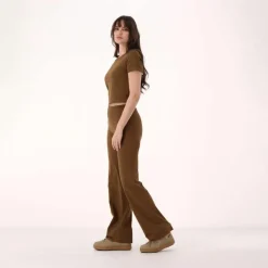 Kurzarm-Top für Damen aus Stretch-Polyamid><noscript><img width=